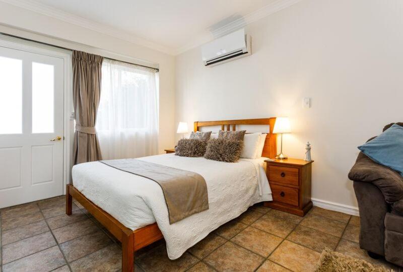 Inn The Tuarts Guest Lodge Busselton Accommodation - Adults Only Buitenkant foto