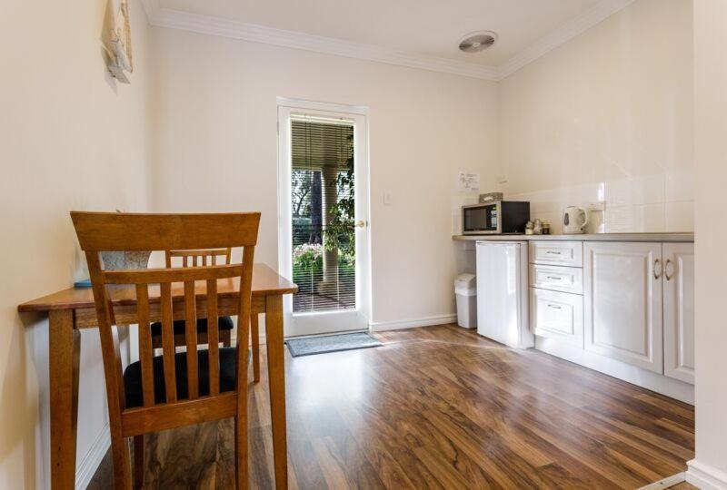 Inn The Tuarts Guest Lodge Busselton Accommodation - Adults Only Buitenkant foto